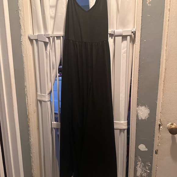 Elegant Black Maxi Dress - Picture 1 of 2